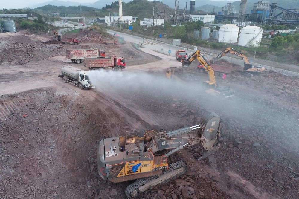 不停工、不斷檔，假期建設(shè)忙！